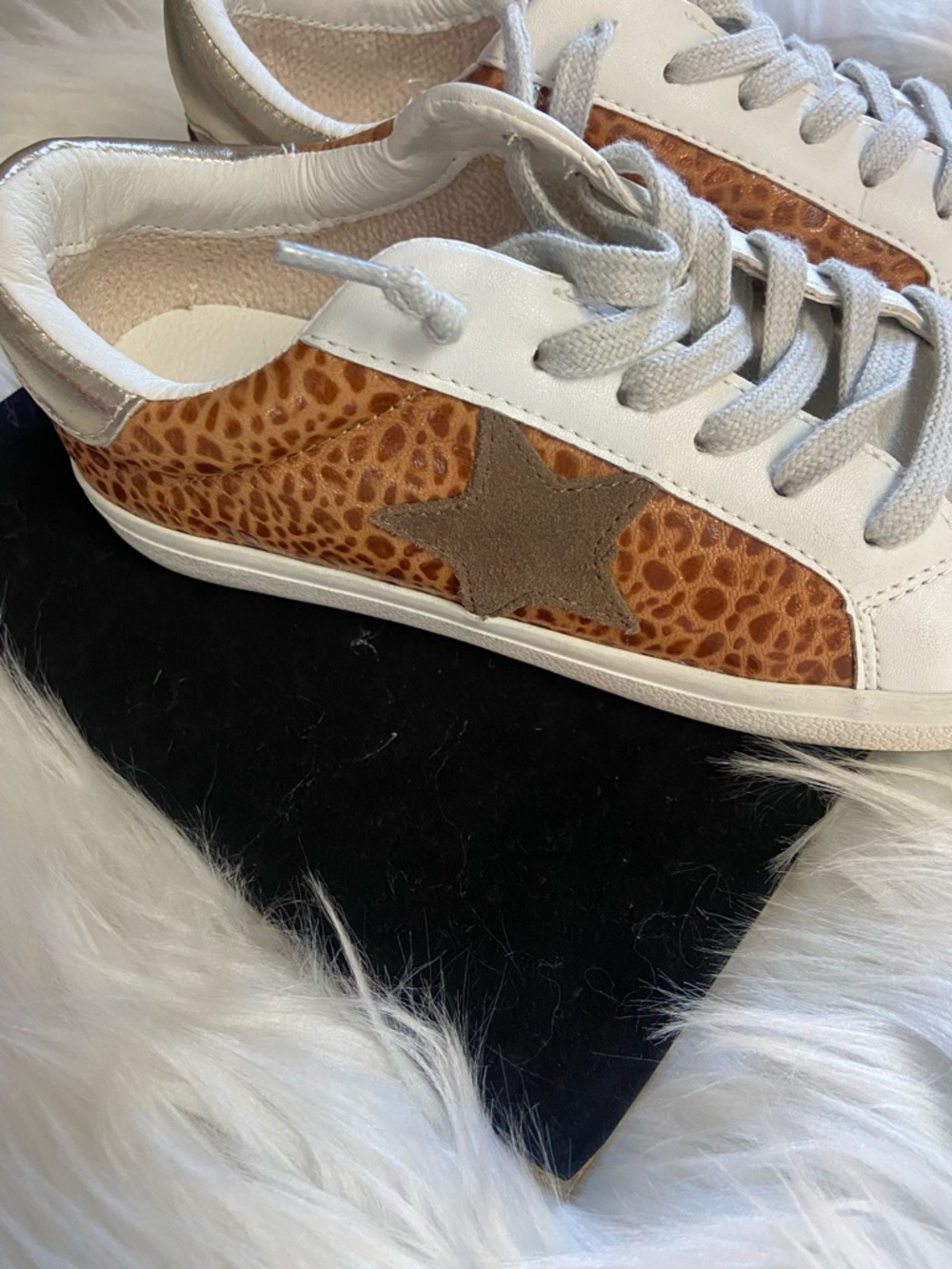 Vintage Havana Sz 6.5 Women's Grey, White, & Brown Animal Print Leather Sneakers - Picture 5 of 9